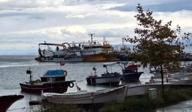 Doğu Karadeniz’deki Fırtına Balıkçılara Zarar Veriyor