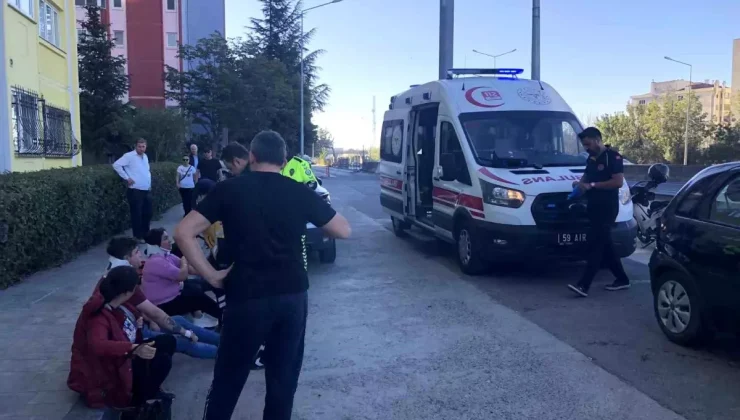 Tekirdağ’da Otomobilin Refüje Çarpması Sonucu 4 Yaralı